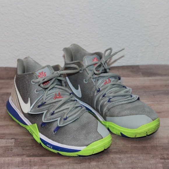 Nike Boys Kyrie 5 Wolf AQ2456-099 Grey Lime Blast Basketball Sneakers Size 6 Y - Picture 2 of 12